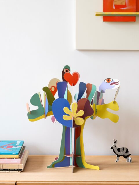 The tree of life by Elisabeth bridges heavens and earth. A true cosmic centrepiece!