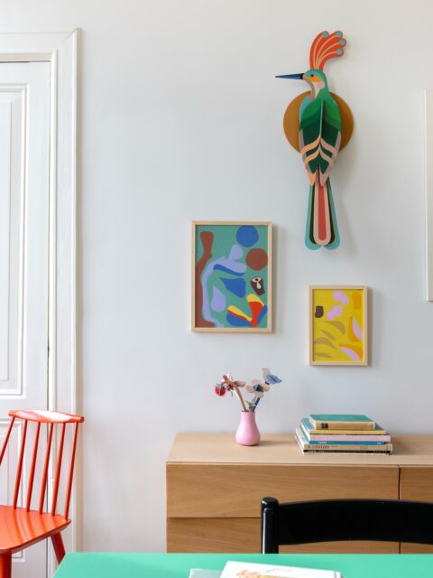 The fun of decorating! We framed some sheets of our products as artworks on their own and combined it with the Deluxe Nias. Do you like it as much as we do?