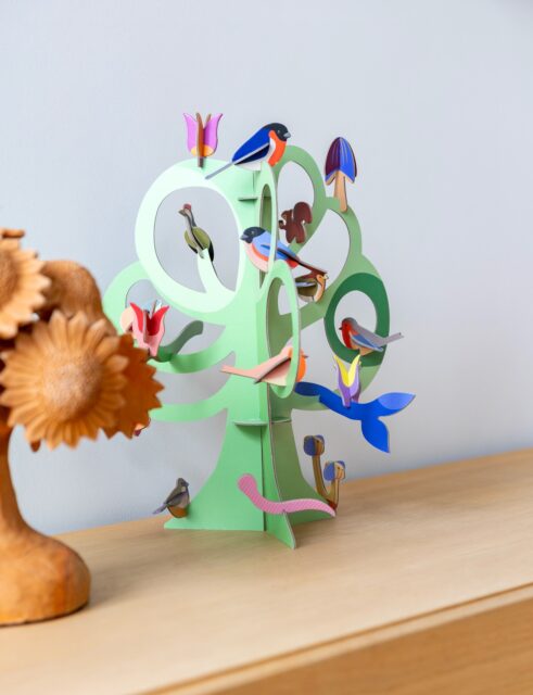 A tree that sings to celebrate tomorrow’s Earth Day 🌳 

Nature is our main source of inspiration and we love to bring it into people’s homes.