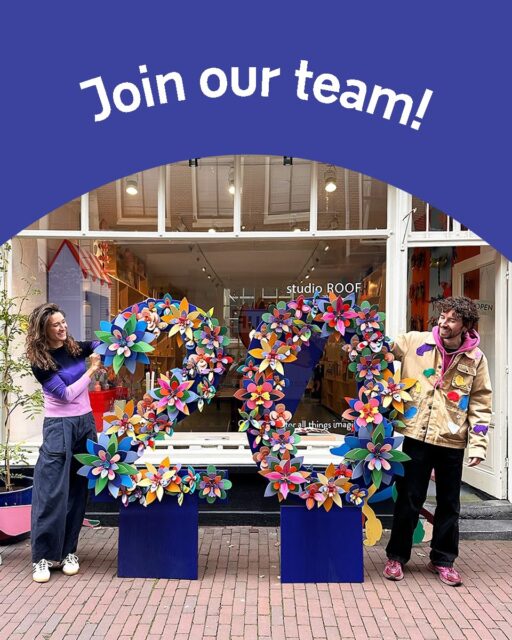 We’re looking for an enthusiastic store assistant (Dutch speaking) to join our colorful store in the heart of Amsterdam! Link in bio for more information or visit our website!