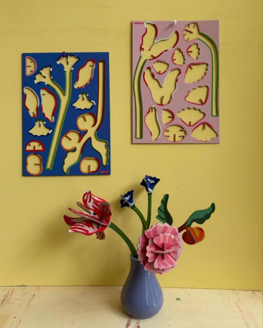 Before becoming a flower, bird or beetle, each design starts as a beautifully printed sheet. And even once popped out they remain artworks on their own. We love rearranging and playing with them in the studio ☀️